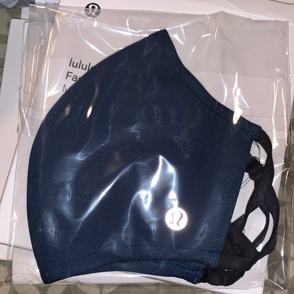 Lululemon Face Mask